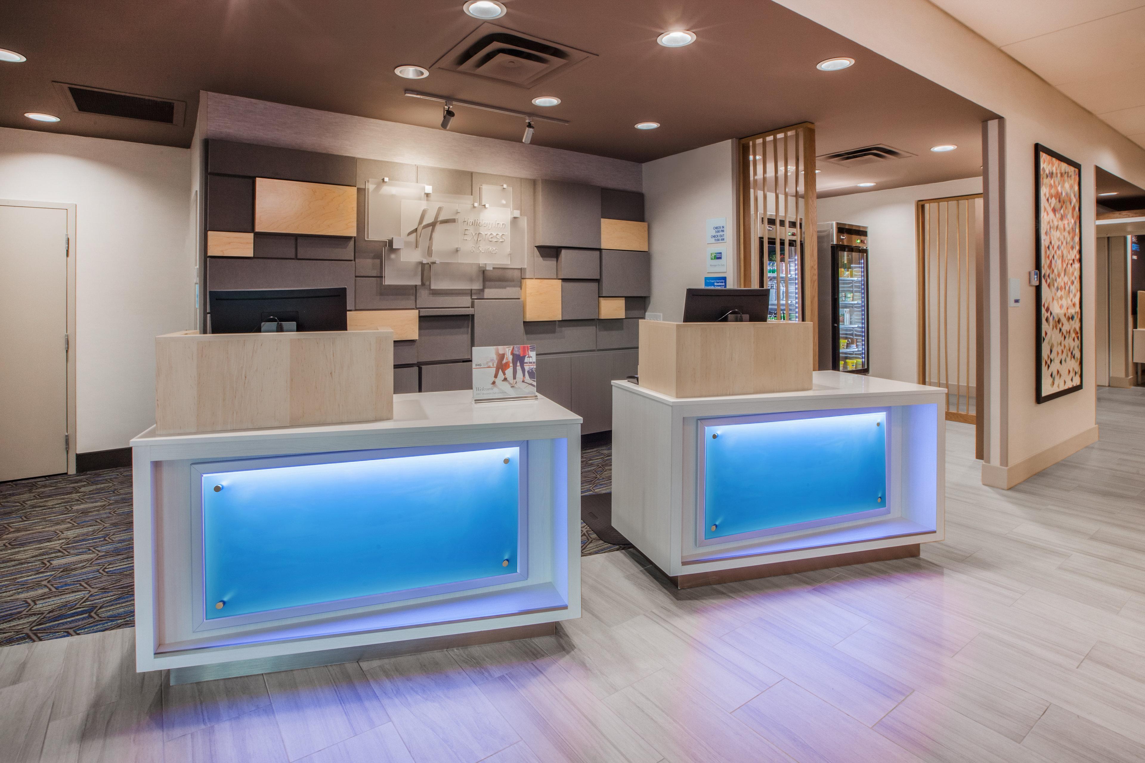 Holiday Inn Express & Suites - Kingfisher, An Ihg Hotel Exteriör bild
